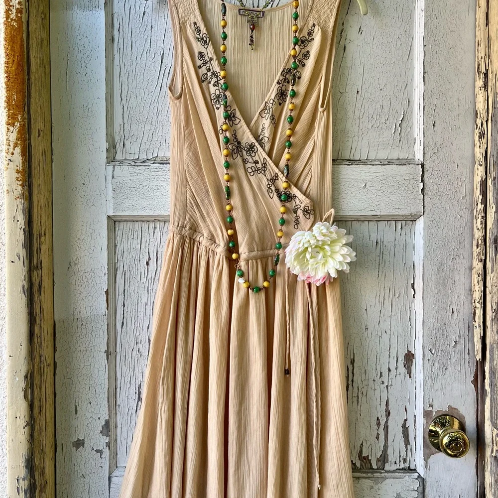 Flapper Inspired Dropwaist Embroidered Cotton Dress - Picture 9 of 10
